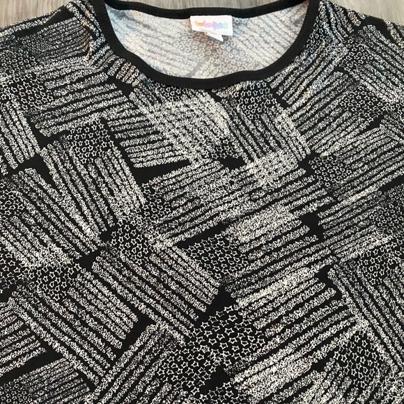 LuLaRoe Irma tunic - Picture 2 of 3